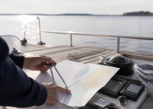 Distance en bateau : comment la calculer et l’estimer selon votre navigation