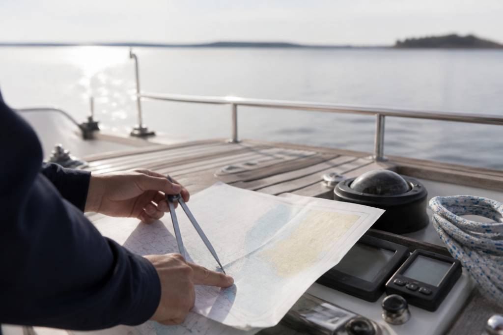 Distance en bateau : comment la calculer et l’estimer selon votre navigation