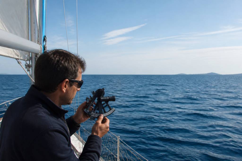 Comment calculer la distance en mer