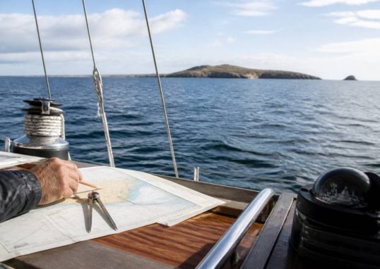 Comment calculer les distances en mer pour préparer sa navigation