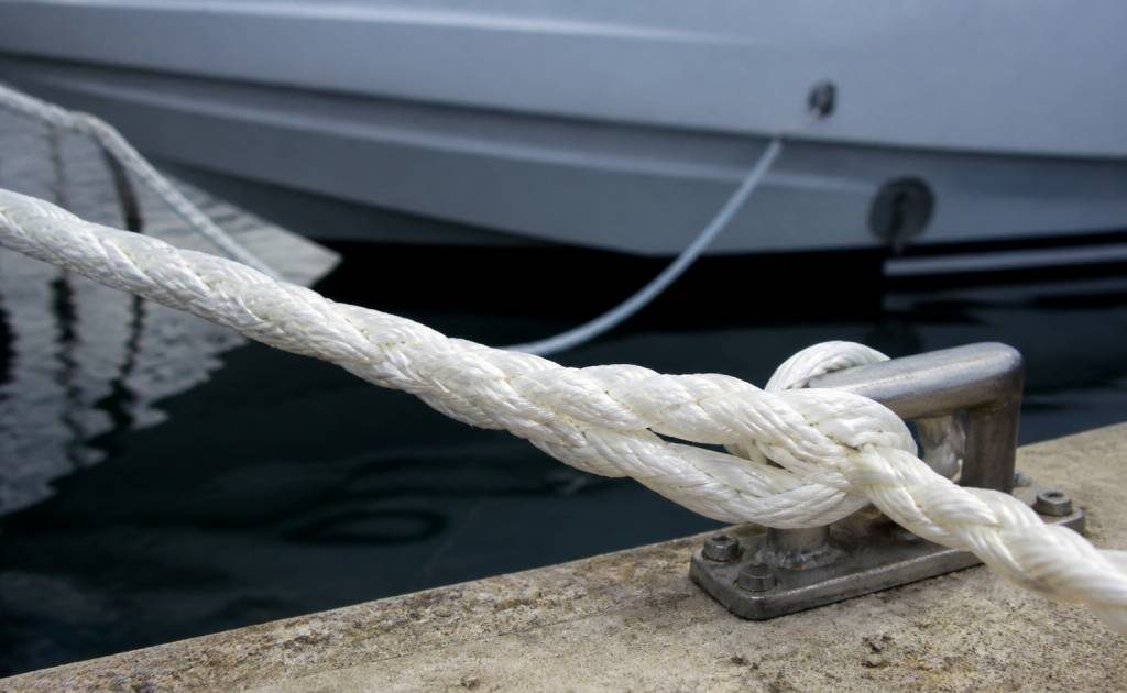 Épissure 3 torons : guide pratique pour réussir un amarrage solide en navigation