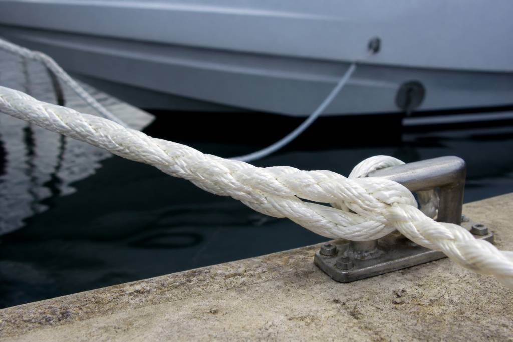 Épissure 3 torons : guide pratique pour réussir un amarrage solide en navigation
