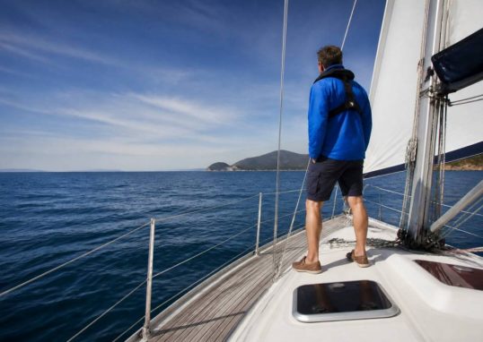 Bateau sur mer : conseils pour naviguer en toute sécurité et profiter de votre croisière