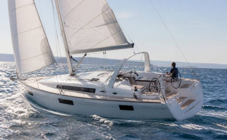 Oceanis 39 guide complet pour bien louer et préparer ce voilier de croisière