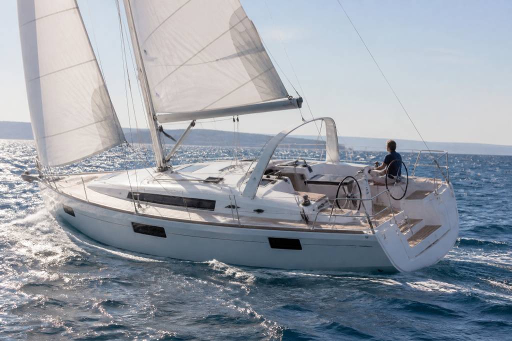 Oceanis 39 guide complet pour bien louer et préparer ce voilier de croisière