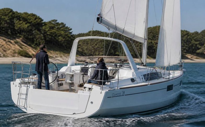 Oceanis 38. tout savoir avant de louer ou naviguer à bord