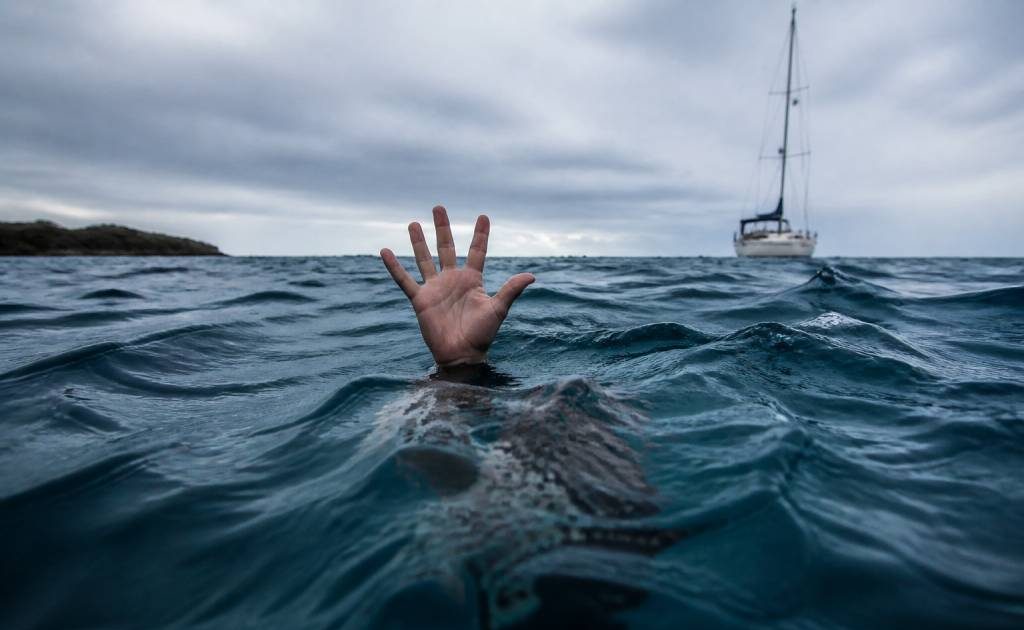 Hydrocution cause : comprendre les facteurs de risque en mer