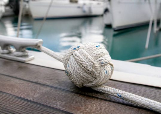 Noeud marin boule : comment le faire et l’utiliser en navigation