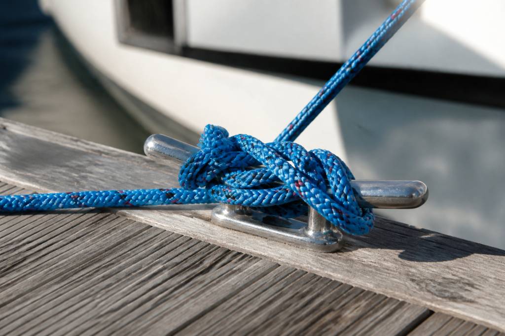 Noeud de pecheur double : comment le faire et l’utiliser en nautisme