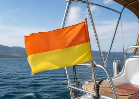 Drapeau orange et jaune en mer : signification, usage et règles de sécurité
