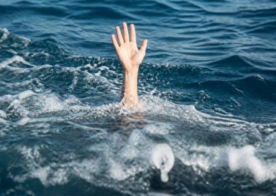 Hydrocution mort : comprendre les risques en mer et les gestes de prévention