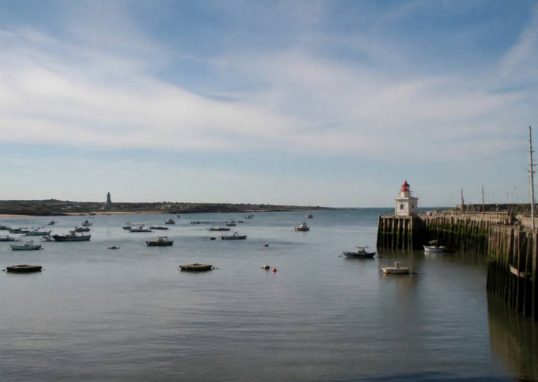 Marées à Ouistreham : horaires, coefficients et conseils de navigation
