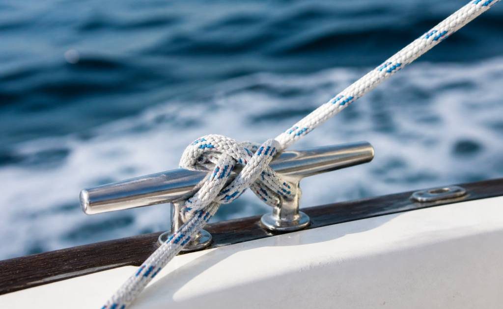 Noeud de pecheur simple : comment le réaliser et l’utiliser en navigation