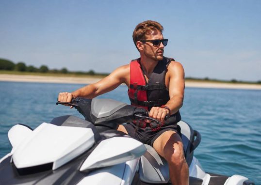 Quel permis pour un jet ski : conditions, démarches et conseils pratiques