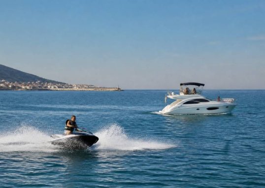 Jet-ski ou bateau : quel choix pour profiter pleinement de la mer ?