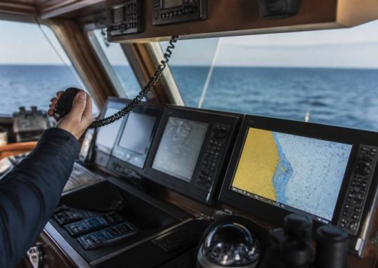 Mmsi : comprendre son rôle et son importance pour la sécurité en mer