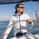 Permis bateau pour un voilier : tout savoir avant de naviguer en mer