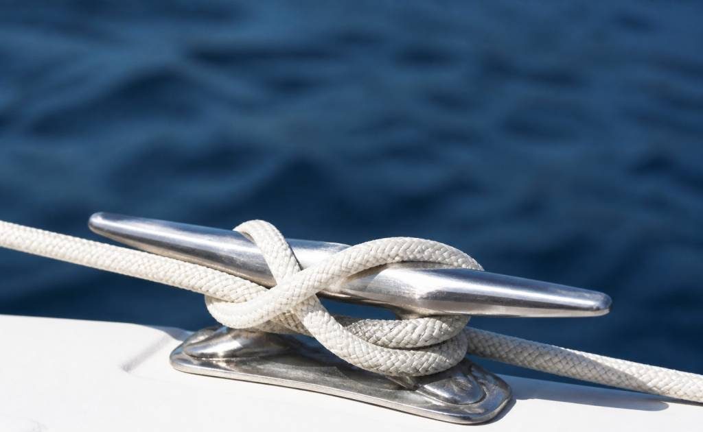 Noeud batelier : comment le réaliser et l’utiliser à bord d’un bateau