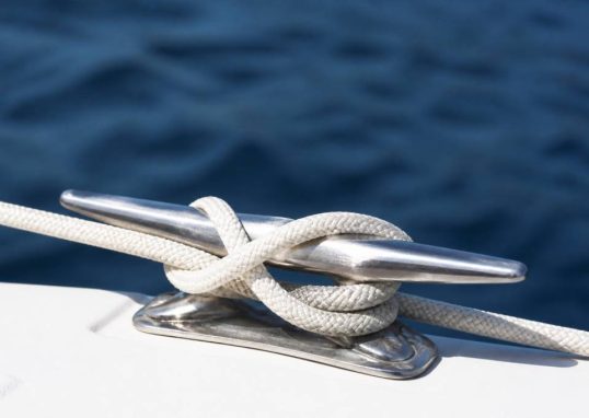 Noeud batelier : comment le réaliser et l’utiliser à bord d’un bateau