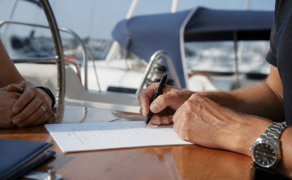 Certificat de vente bateau : les étapes et documents indispensables pour vendre son bateau